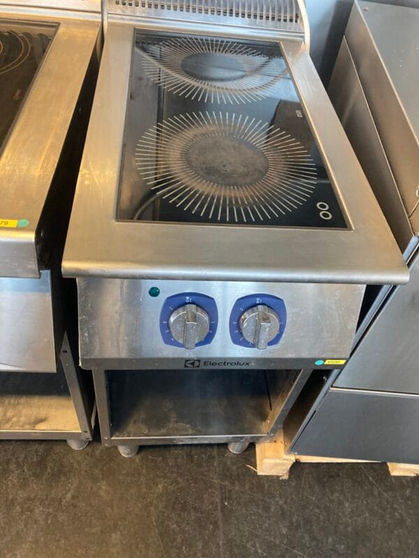 Glaskeramisk kogebord på understel 2 zoner, Electrolux, 2019 (V530)